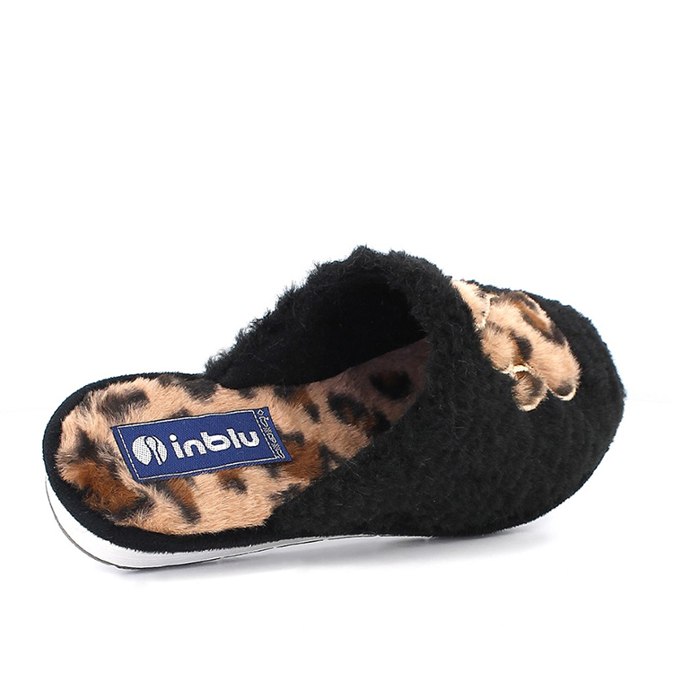 Immagine di PANTOFOLE CON ZAMPINA LEOPARDATA - LB104